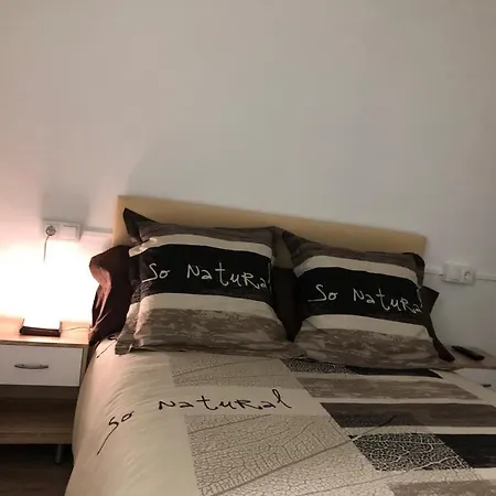 Alojamiento Karina Apartment *